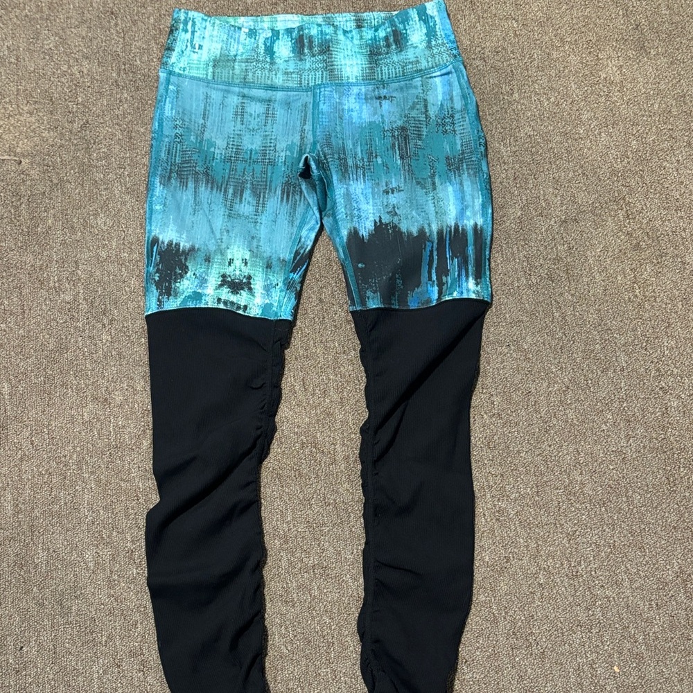 ALO Yoga women Leggings in Aqua and Black